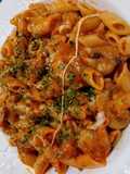 Pennette alla boscaiola con sugo mozzarelle e funghi