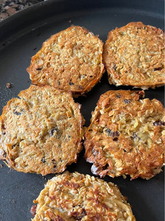 Una foto de Galletitas de manzana y avena