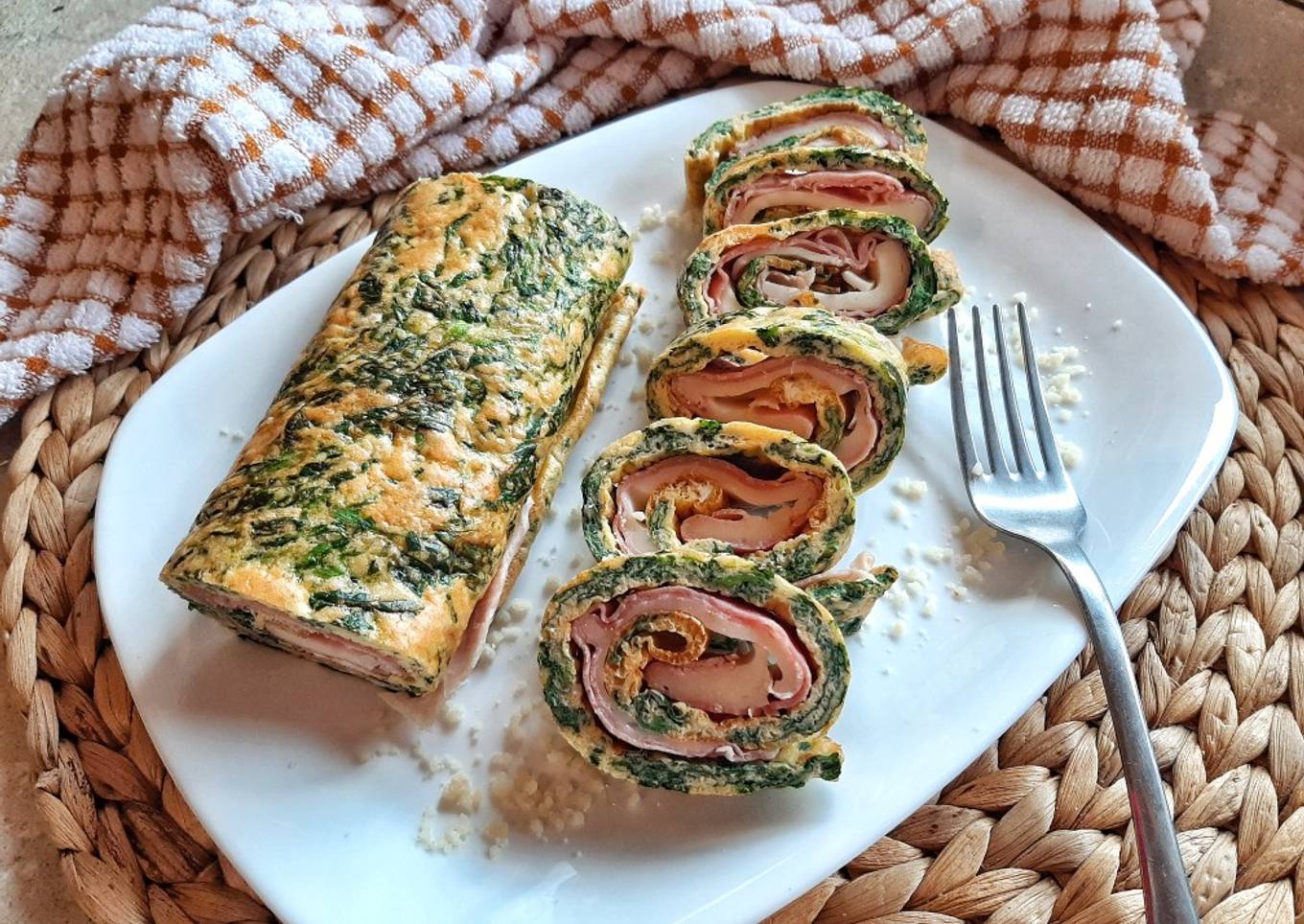 Roll with spinach