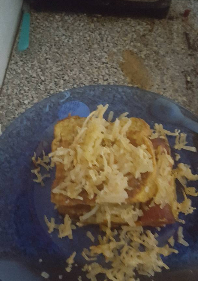 A picture of Breakfast lasagna.