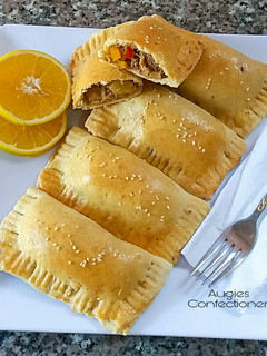 A picture of Baked meatpie.