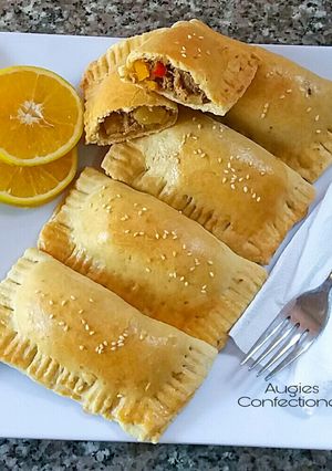 A picture of Baked meatpie.