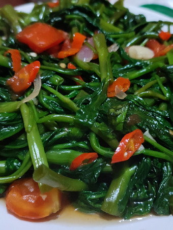 Langkah Mudah untuk Membuat Tumis Kangkung ala Resto Anti Gagal