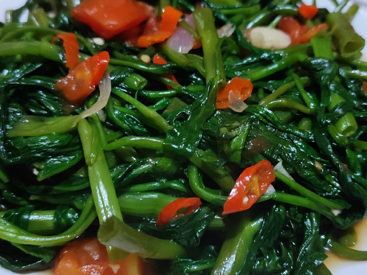 Langkah Mudah untuk Membuat Tumis Kangkung ala Resto Anti Gagal