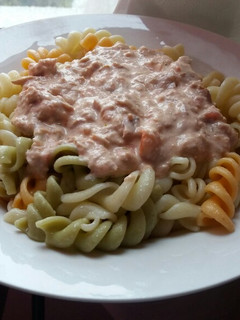 Una foto de Salsa de queso crema y atún para pastas