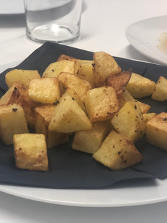 Una foto de Patatas fritas con aderezo