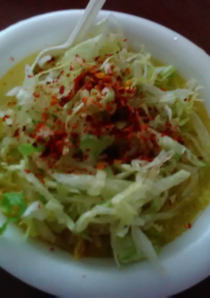 Una foto de Pozole blanco de pollo
