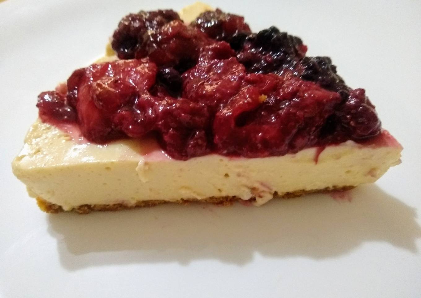 Cheesecake frío con frutos rojos (sin horno)