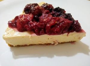 Una foto de Cheesecake frío con frutos rojos (sin horno)