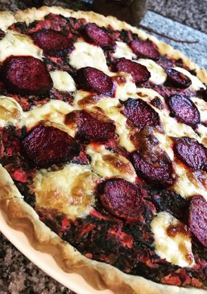 Una foto de Tarta de hojas de remolacha y ricota