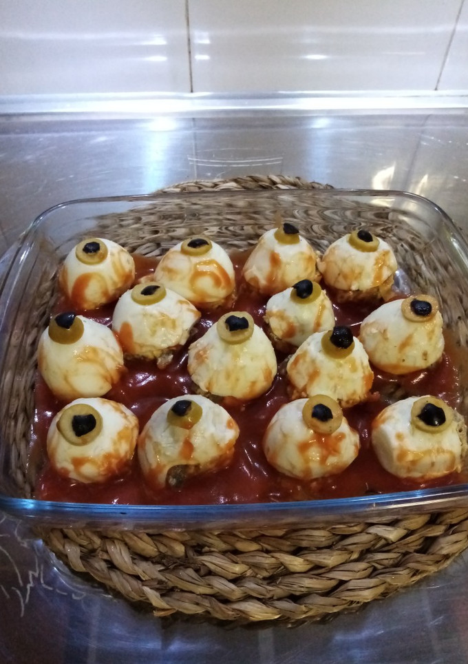 Una foto de Huevos rellenos de verdura, ensangrentados 🕸️☠️👻