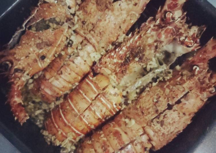 Easy Broiled Lobster