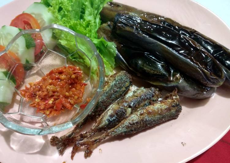 Ikan Kembung Lalap Terong Bakar