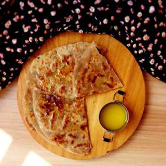 A picture of Vedmi/puranpoli.