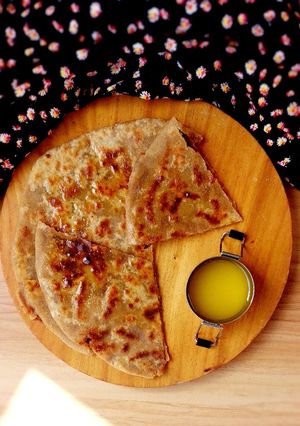 A picture of Vedmi/puranpoli.