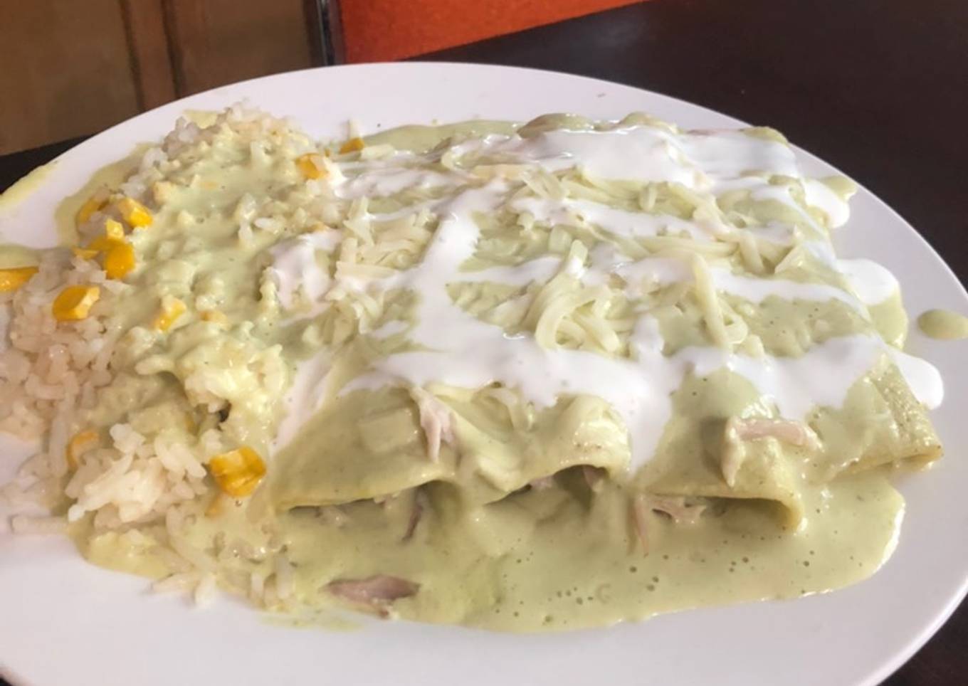Enchiladas verdes cremosas 🤤