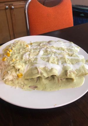 Una foto de Enchiladas verdes cremosas 🤤