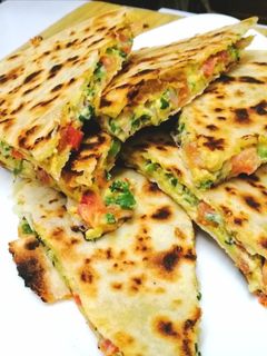 صورة لوصفة كساديا بالخضار والبيض والجبن وجبه مكسيكيه 🌮🇲🇽