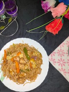 এগ চিকেন চাউমিন (egg chicken chow min recipe in Bengali) রেসিপির প্রধান ছবি