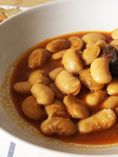Una foto de Fabada asturiana con ibéricos del sur