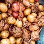 Gà hầm khoai tây