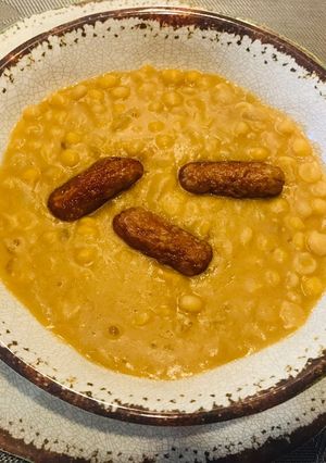 Una foto de Garbanzos con choricillos