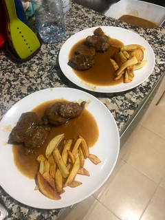 Una foto de Carrilleras al vino tinto