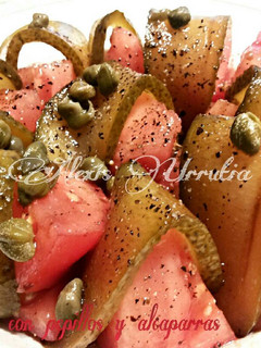 Una foto de Ensalada corona de tomates