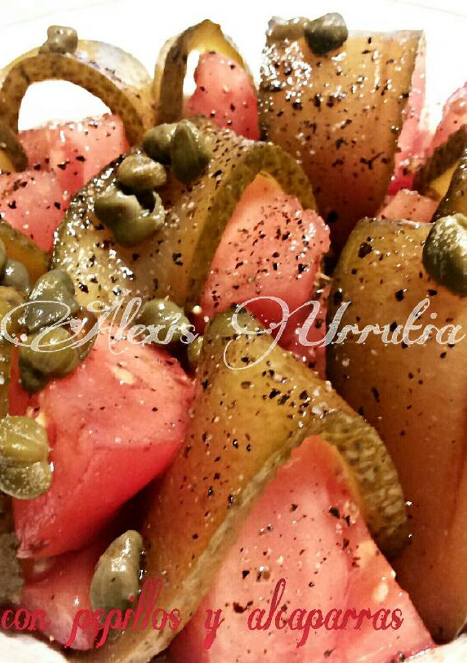 Una foto de Ensalada corona de tomates