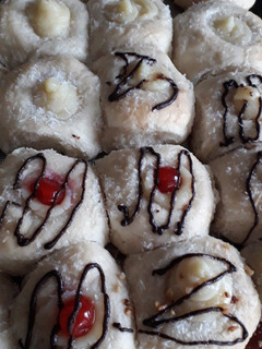 Una foto de Facturas con crema pastelera 😋