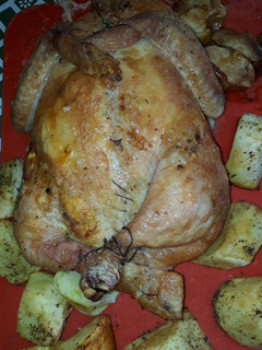 Una foto de Pollo Relleno Con Papas Al Horno😋