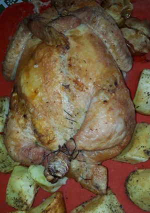 Una foto de Pollo Relleno Con Papas Al Horno😋