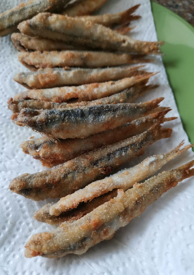 Una foto de Boquerones frescos fritos