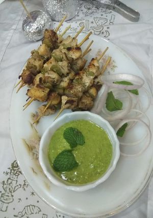 A picture of Chicken Malai boti.