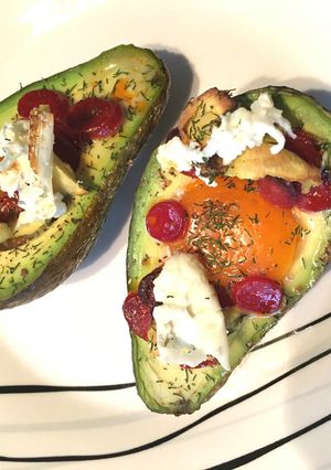 Une photo de Oeuf cocotte sur Avocat et Saumon