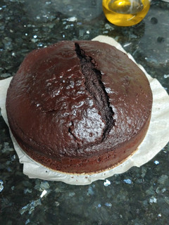 Una foto de Bizcocho de chocolate esponjoso