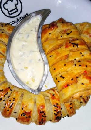 A picture of Puff chicken bread.