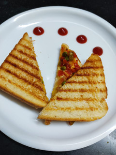 A picture of Grilled cheesy toast.