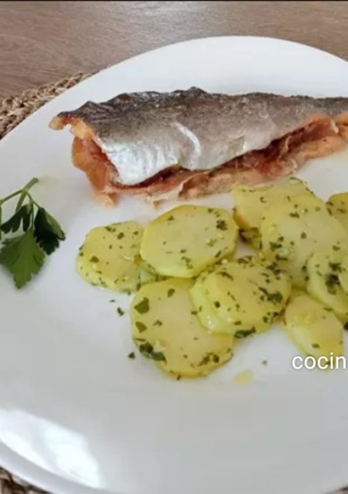 Una foto de Truchas rellenas de jamón y patatas al microondas