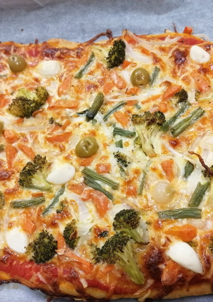 Una foto de 253. Pizza vegetariana de brócoli express