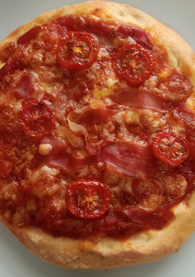Una foto de Pizza Ibérica (masa casera)