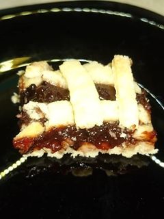 Lekváros rácsos linzer, tejfölös tésztával recept fotója