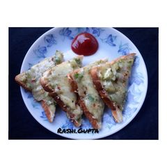 A picture of Cheese paneer toast.