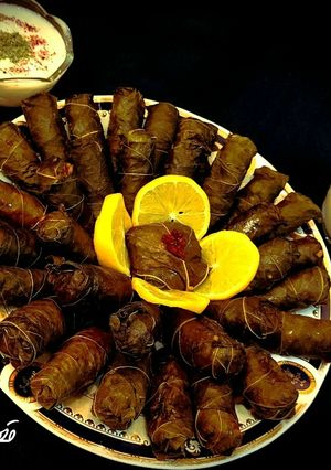 عکسی از دستور دلمه برگ مو با مرغ