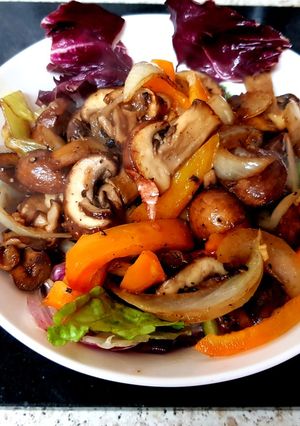 A picture of My Garlic Mushroom, Onion and Sweet pepper Side Dish. 😁.