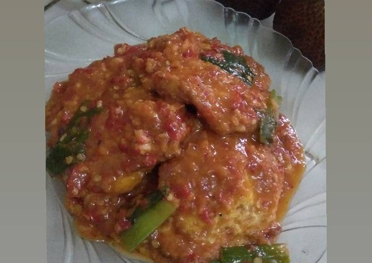 Resep masakan Balado telor ceplok | Langkah Membuat Balado telor ceplok Yang Enak Banget