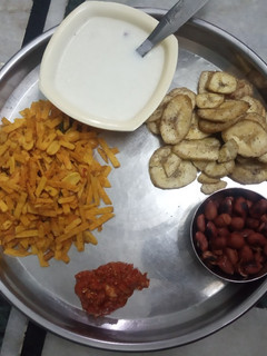 લાલ મરચાની ચટણી(Red chilli chatney recipe in Gujarati) રેસીપી મુખ્ય ફોટો