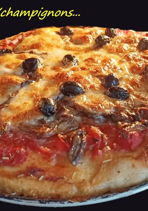 Une photo de Pizza jambon champignons au Cook Expert
