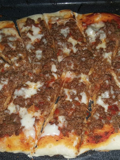 Una foto de Pizza de carne molida