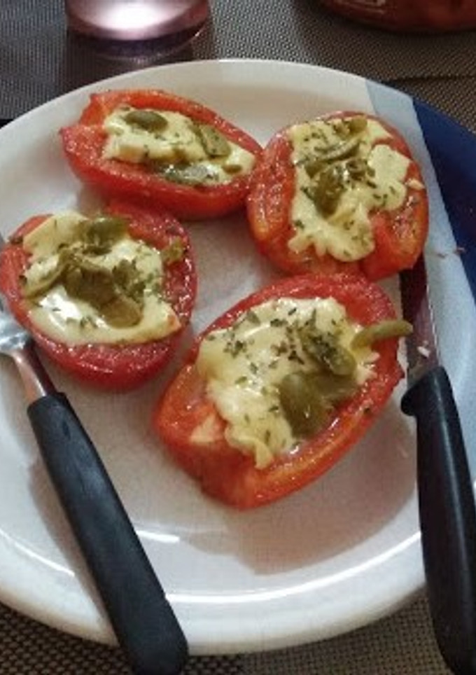 Una foto de Tomates rellenos pero no tradicionales..
